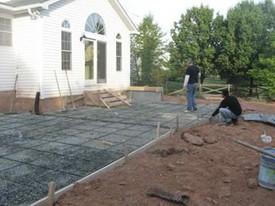 forming-pouring-concrete-patio