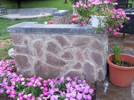 stamped-concrete-wall-partition